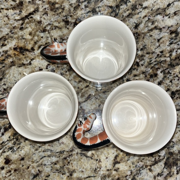 Pier 1 Imports Giraffe Handle Handle Head Neck Mug Set - Picture 8 of 12